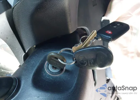 2018 Toyota Sienna Se 8 Passenger from USA, damaged, VIN 5TDXZ3DC2JS952619